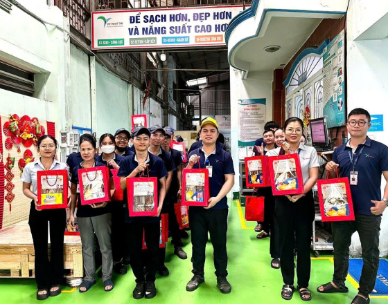 🎁 CÔNG ĐOÀN TẶNG QUÀ TẾT CUỐI NĂM 2025 – LAN TỎA YÊU THƯƠNG