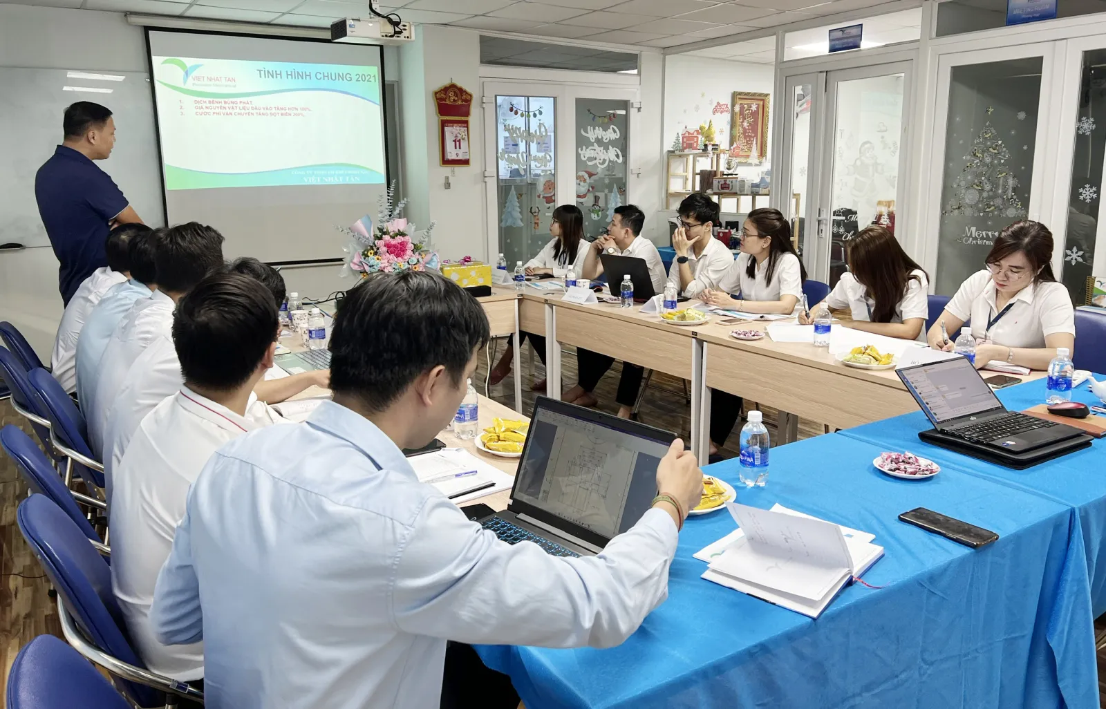 Đội ngũ Việt Nhật Tân